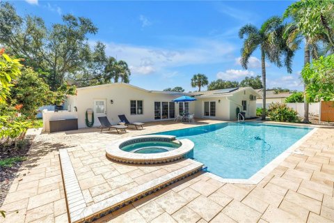 Villa ou maison à vendre à Saint Petersburg, Floride: 4 chambres, 284.28 m2 № 2416501 - photo 2
