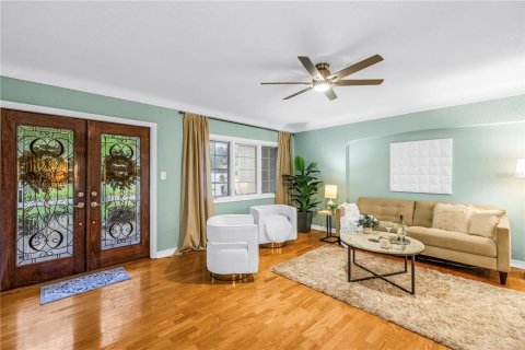 Villa ou maison à vendre à Saint Petersburg, Floride: 4 chambres, 284.28 m2 № 2416501 - photo 3