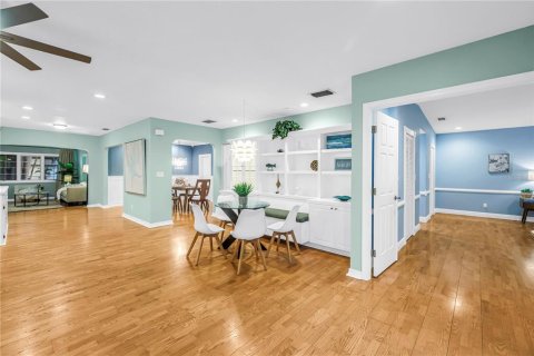Villa ou maison à vendre à Saint Petersburg, Floride: 4 chambres, 284.28 m2 № 2416501 - photo 18