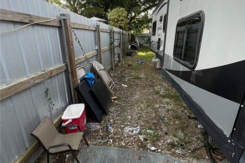 House in Miami, Florida 3 bedrooms, 63.17 sq.m. № 2045474 - photo 5