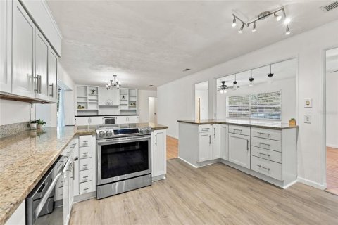 Villa ou maison à vendre à Gainesville, Floride: 3 chambres, 183.11 m2 № 2425639 - photo 4