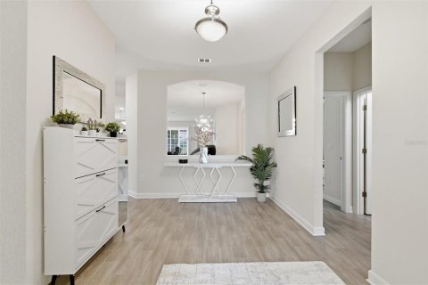 Casa en venta en Davenport, Florida, 4 dormitorios, 210.8 m2 № 2203245 - foto 2