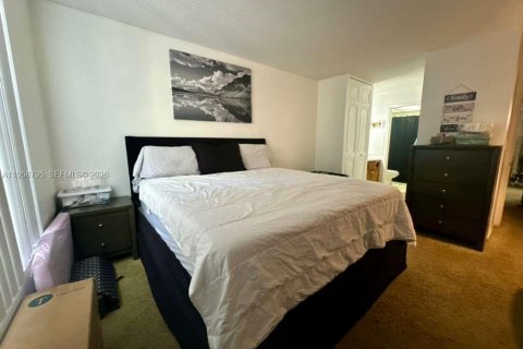 Condominio en alquiler en Lauderhill, Florida, 1 dormitorio, 74.32 m2 № 2017551 - foto 11