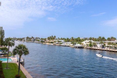 Condominio en venta en Pompano Beach, Florida, 1 dormitorio, 85.84 m2 № 2077719 - foto 8