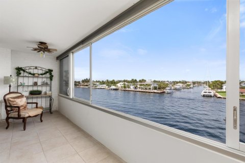 Condominio en venta en Pompano Beach, Florida, 1 dormitorio, 85.84 m2 № 2077719 - foto 6