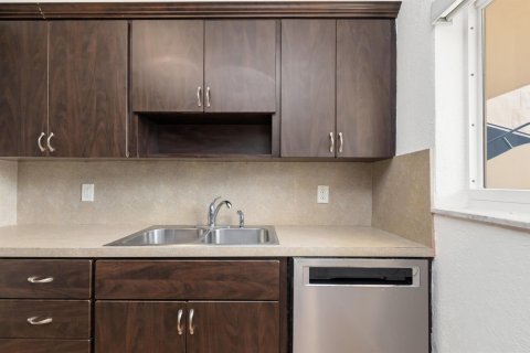 Condominio en venta en Pompano Beach, Florida, 1 dormitorio, 85.84 m2 № 2077719 - foto 13