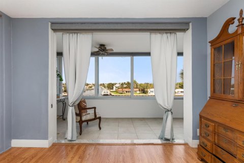Condominio en venta en Pompano Beach, Florida, 1 dormitorio, 85.84 m2 № 2077719 - foto 9