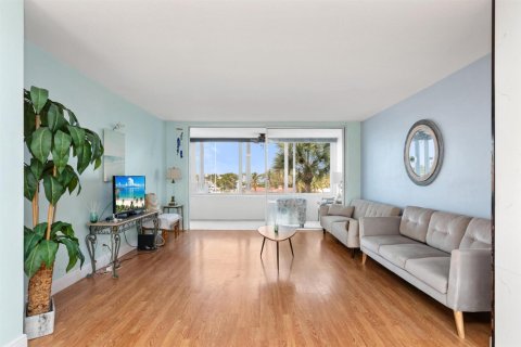 Condominio en venta en Pompano Beach, Florida, 1 dormitorio, 85.84 m2 № 2077719 - foto 3