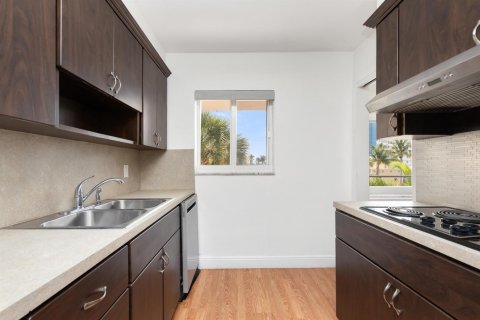 Condominio en venta en Pompano Beach, Florida, 1 dormitorio, 85.84 m2 № 2077719 - foto 16