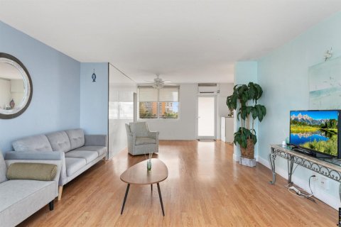 Condominio en venta en Pompano Beach, Florida, 1 dormitorio, 85.84 m2 № 2077719 - foto 4