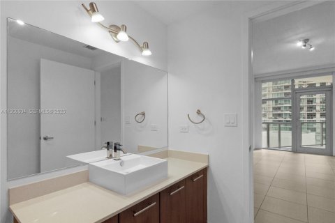 Condominio en venta en Miami, Florida, 1 dormitorio, 79.99 m2 № 2031694 - foto 27