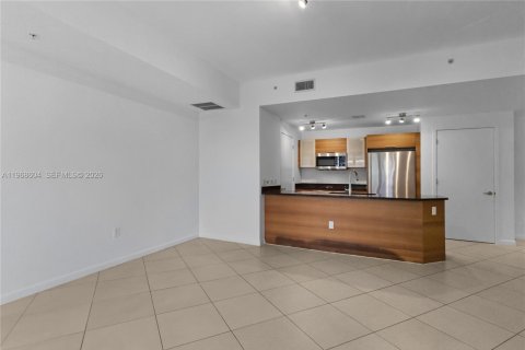 Condominio en venta en Miami, Florida, 1 dormitorio, 79.99 m2 № 2031694 - foto 11