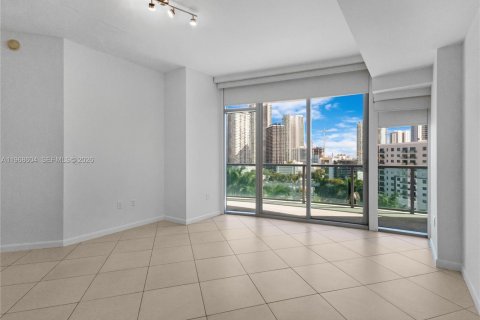 Condominio en venta en Miami, Florida, 1 dormitorio, 79.99 m2 № 2031694 - foto 6