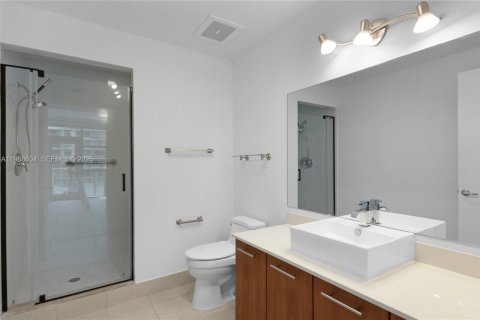 Condominio en venta en Miami, Florida, 1 dormitorio, 79.99 m2 № 2031694 - foto 28
