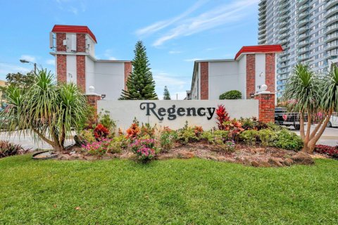 Copropriété à vendre à West Palm Beach, Floride: 1 chambre, 61.32 m2 № 1103338 - photo 1