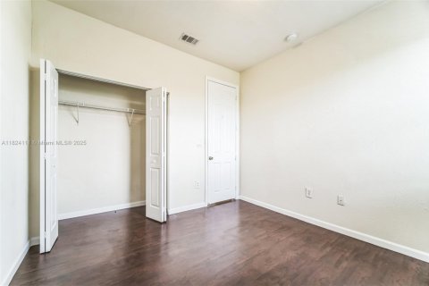 Townhouse in Cutler Bay, Florida 4 bedrooms, 204.48 sq.m. № 1790506 - photo 21