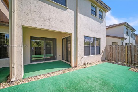 Townhouse in Cutler Bay, Florida 4 bedrooms, 204.48 sq.m. № 1790506 - photo 23