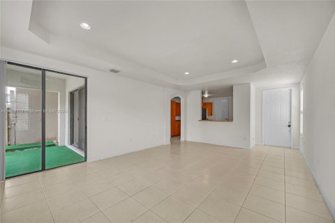 Townhouse in Cutler Bay, Florida 4 bedrooms, 204.48 sq.m. № 1790506 - photo 3