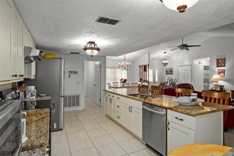 Villa ou maison à vendre à Homosassa, Floride: 3 chambres, 147.34 m2 № 1844795 - photo 13