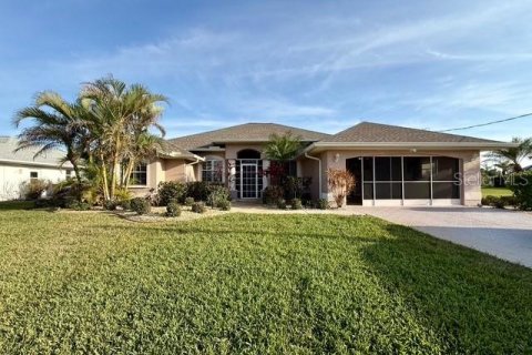 House in Rotonda, Florida 4 bedrooms, 213.68 sq.m. № 1733068 - photo 1