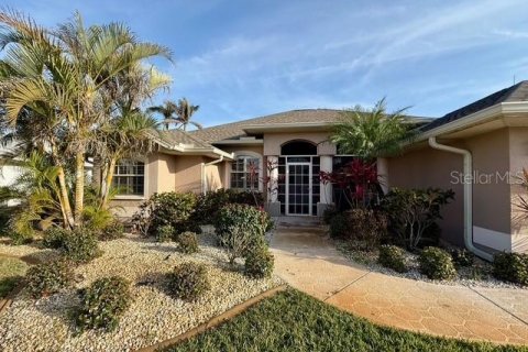 House in Rotonda, Florida 4 bedrooms, 213.68 sq.m. № 1733068 - photo 4