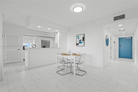 Купить кондоминиум в Холливуд, Флорида 2 спальни, № 2052485 - фото 4