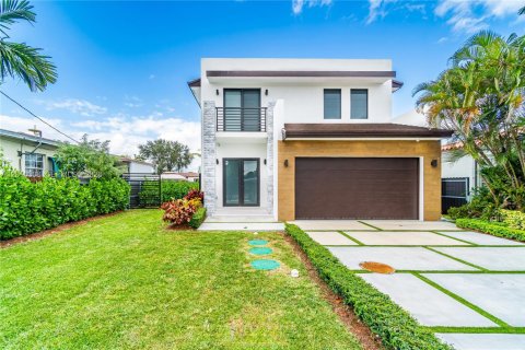 Casa en Miami, Florida 4 dormitorios, 227.24 m2 № 2090195