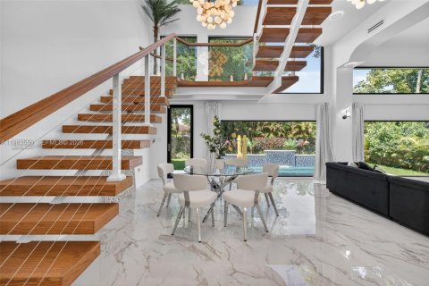 Villa ou maison à vendre à Biscayne Park, Floride: 4 chambres, 346.25 m2 № 2169338 - photo 24