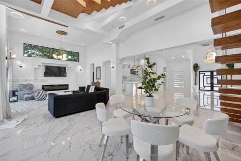 Villa ou maison à vendre à Biscayne Park, Floride: 4 chambres, 346.25 m2 № 2169338 - photo 26