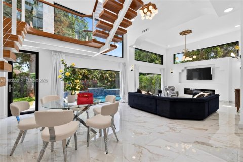 Villa ou maison à vendre à Biscayne Park, Floride: 4 chambres, 346.25 m2 № 2169338 - photo 23