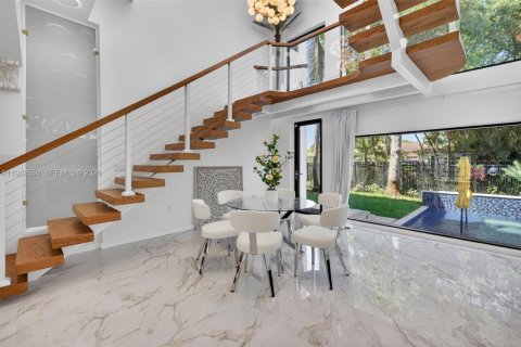 Villa ou maison à vendre à Biscayne Park, Floride: 4 chambres, 346.25 m2 № 2169338 - photo 25