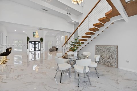 Villa ou maison à vendre à Biscayne Park, Floride: 4 chambres, 346.25 m2 № 2169338 - photo 22