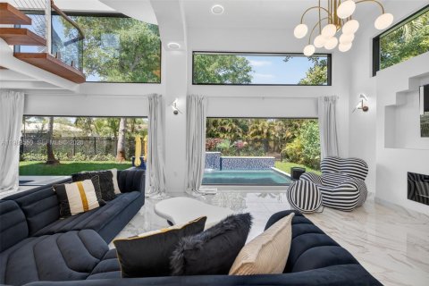 Villa ou maison à vendre à Biscayne Park, Floride: 4 chambres, 346.25 m2 № 2169338 - photo 30