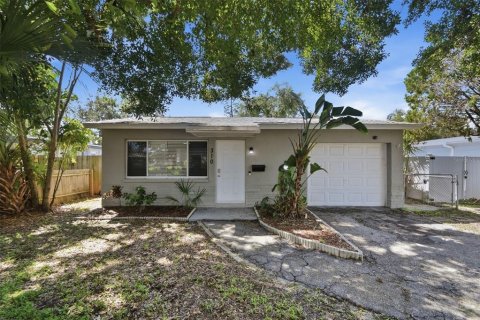 Casa en Saint Petersburg, Florida 3 dormitorios, 129.97 m2 № 2381309