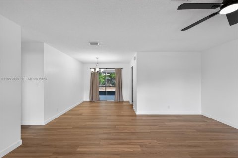 Casa en venta en Miami, Florida, 4 dormitorios, 137.77 m2 № 2058951 - foto 3