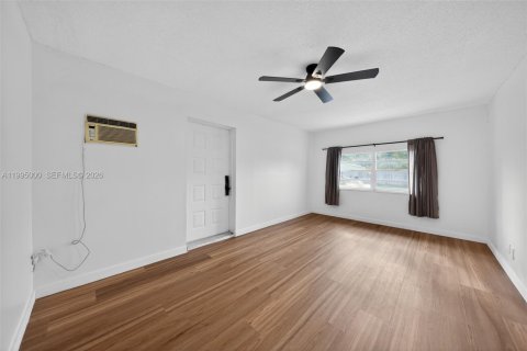 Casa en venta en Miami, Florida, 4 dormitorios, 137.77 m2 № 2058951 - foto 5