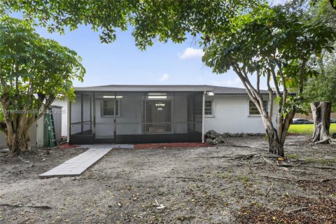 Casa en venta en Miami, Florida, 4 dormitorios, 137.77 m2 № 2058951 - foto 8