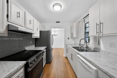 Casa en venta en Miami, Florida, 4 dormitorios, 137.77 m2 № 2058951 - foto 7