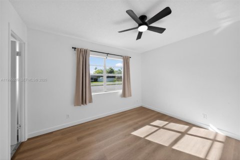 Casa en venta en Miami, Florida, 4 dormitorios, 137.77 m2 № 2058951 - foto 12