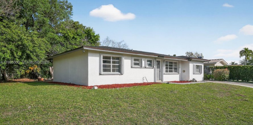 Casa en Miami, Florida 4 dormitorios, 137.77 m2 № 2058951