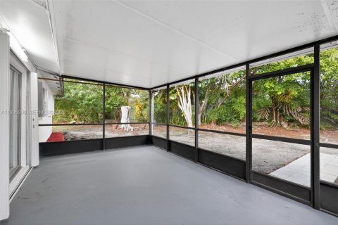 Casa en venta en Miami, Florida, 4 dormitorios, 137.77 m2 № 2058951 - foto 4
