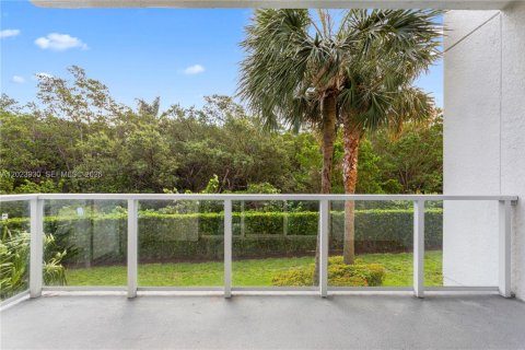 Condo in North Miami, Florida, 2 bedrooms  № 2087221 - photo 8