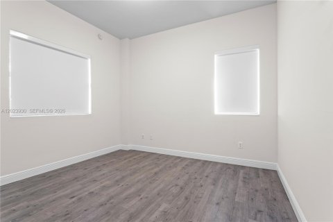 Condo in North Miami, Florida, 2 bedrooms  № 2087221 - photo 25