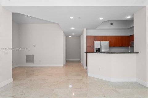 Condo in North Miami, Florida, 2 bedrooms  № 2087221 - photo 12