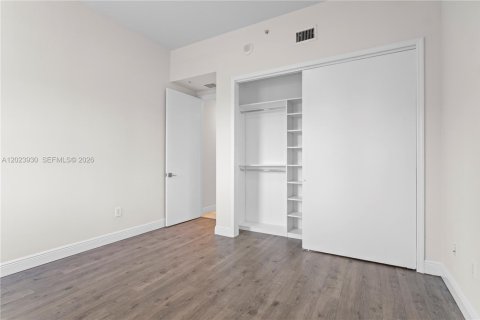 Condo in North Miami, Florida, 2 bedrooms  № 2087221 - photo 26