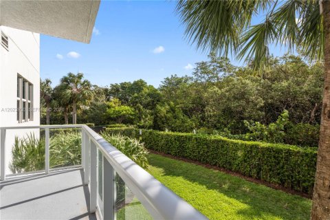 Condo in North Miami, Florida, 2 bedrooms  № 2087221 - photo 6
