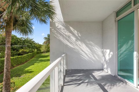 Condo in North Miami, Florida, 2 bedrooms  № 2087221 - photo 7
