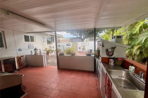 Villa ou maison à vendre à Hialeah, Floride: 3 chambres, 142.98 m2 № 1966508 - photo 21