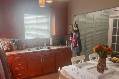 Villa ou maison à vendre à Hialeah, Floride: 3 chambres, 142.98 m2 № 1966508 - photo 9