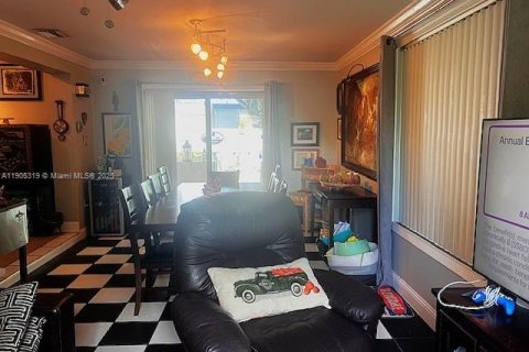 Villa ou maison à vendre à Hialeah, Floride: 3 chambres, 142.98 m2 № 1966508 - photo 14